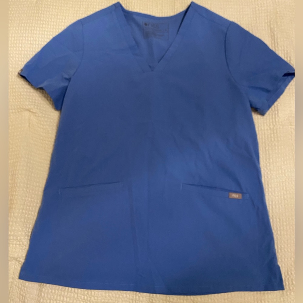 Figs Casma Three-Pocket Scrub Top